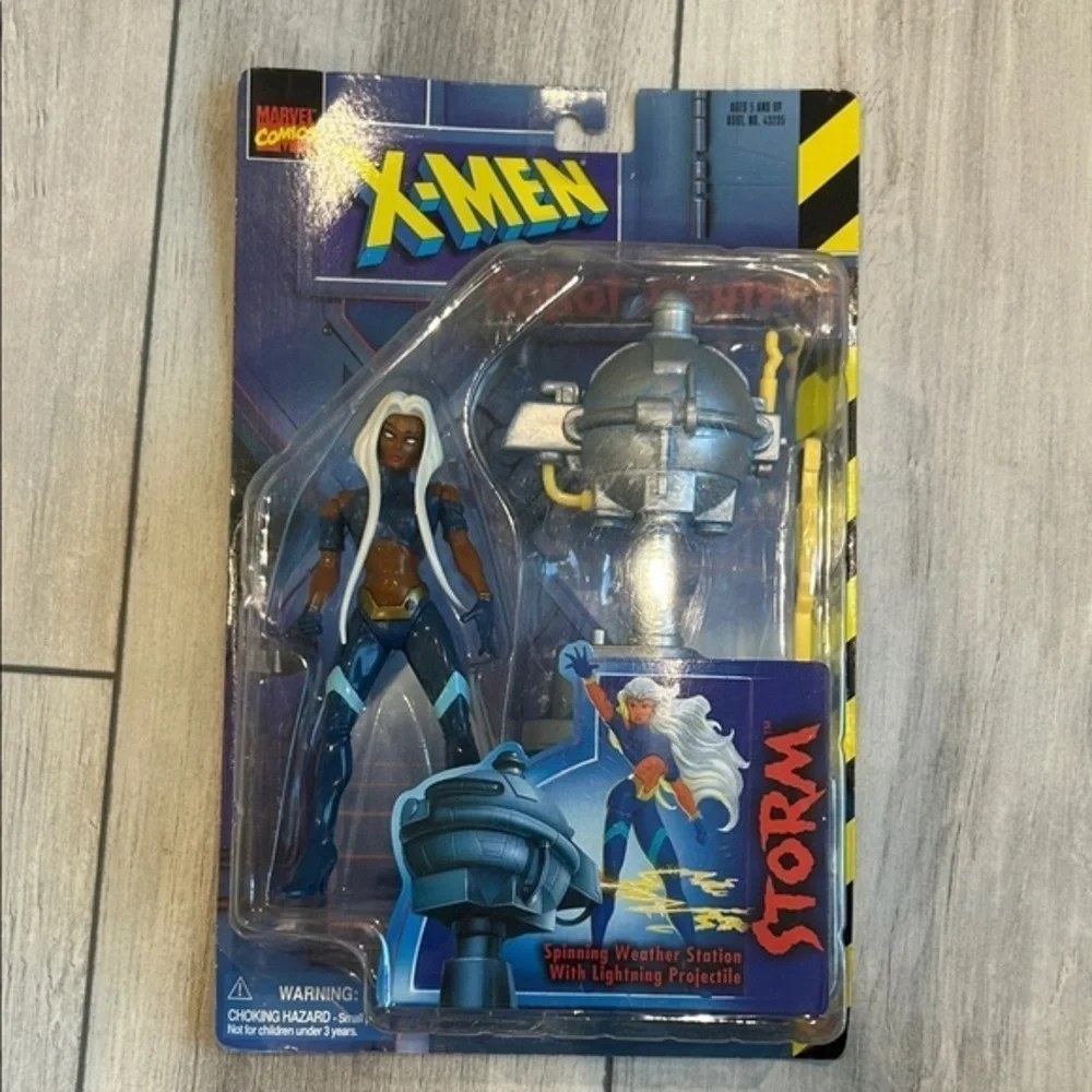 Vintage 1997 Storm X-Men Robot Fighters Action Figure Marvel Vintage Toy Biz